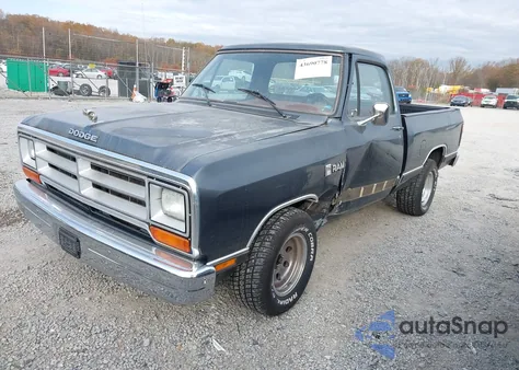 1987 Dodge D-Series D100 z USA, uszkodzony, nr VIN 1B7FD04T4HS490638